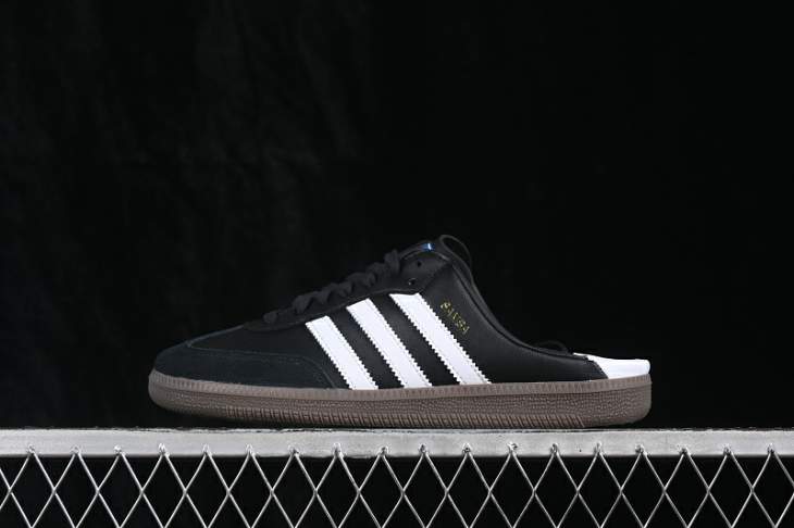 Picture of Adidas Samba _SKUfw24165717684692359fw